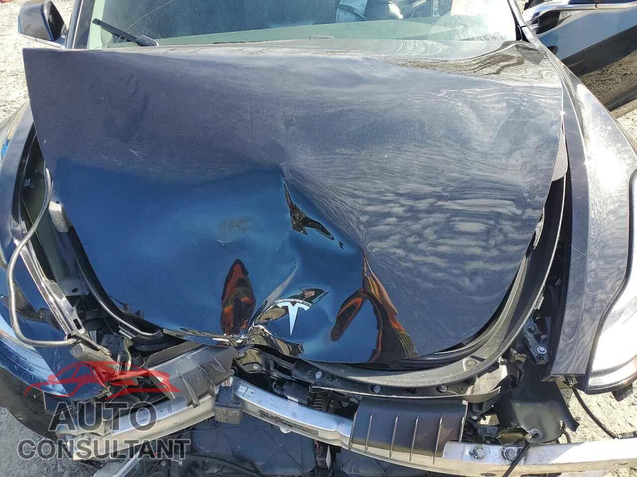 TESLA MODEL 3 2018 - 5YJ3E1EB8JF090435