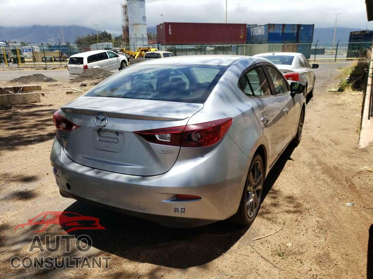MAZDA 3 2018 - 3MZBN1V30JM200665