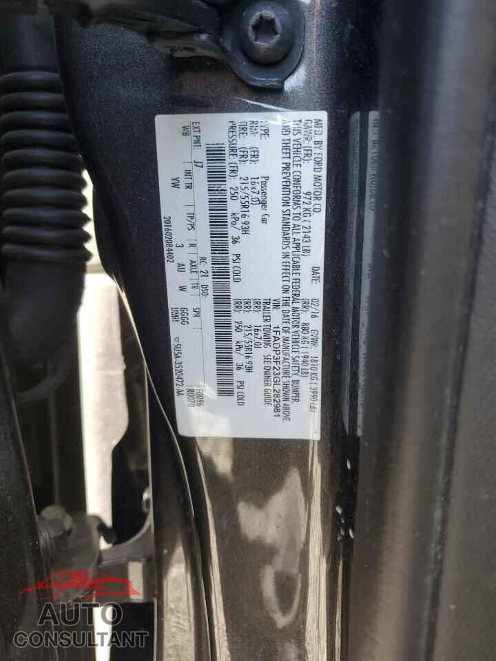 FORD FOCUS 2016 - 1FADP3F23GL282981