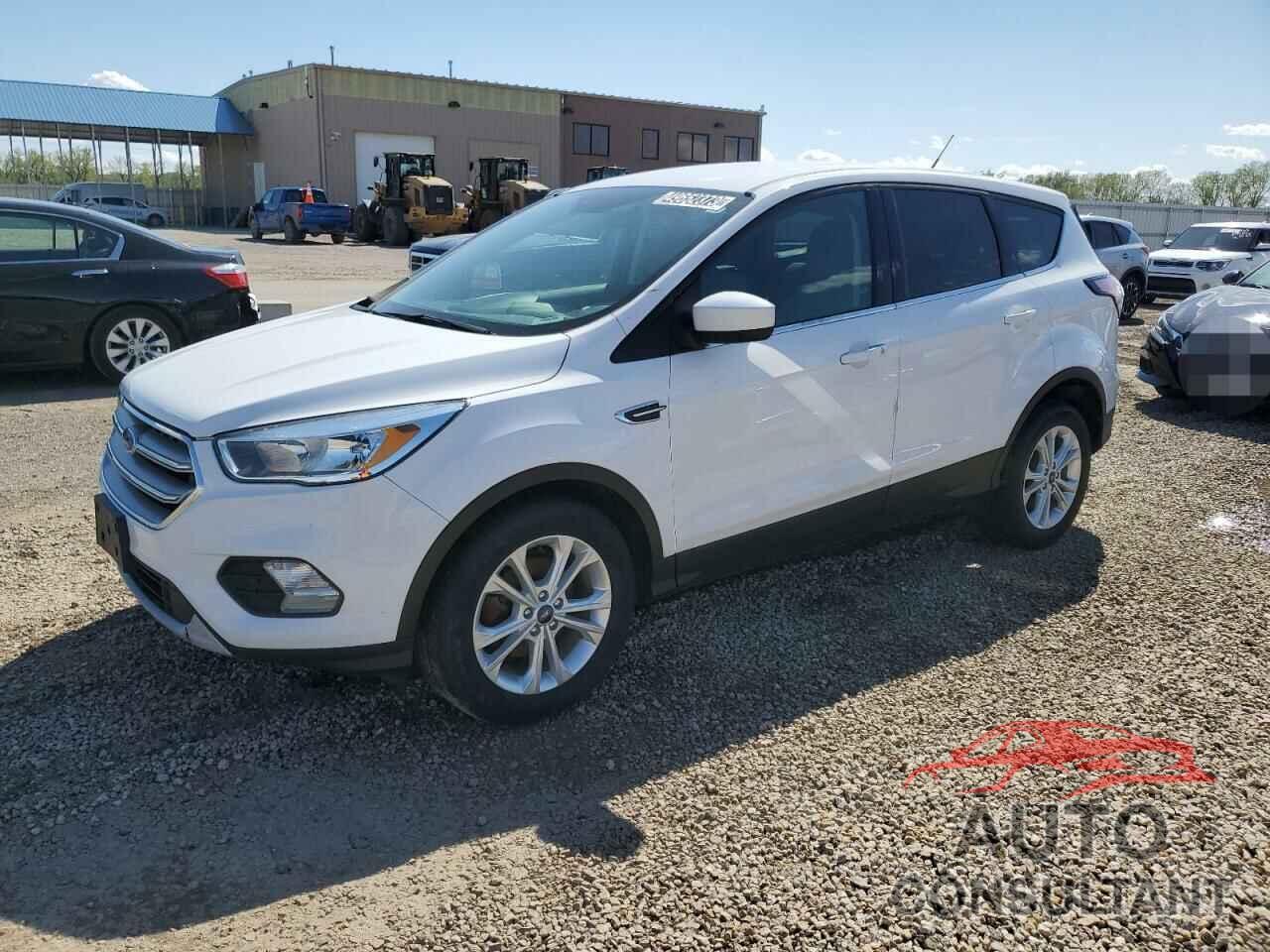 FORD ESCAPE 2017 - 1FMCU0GDXHUC49500