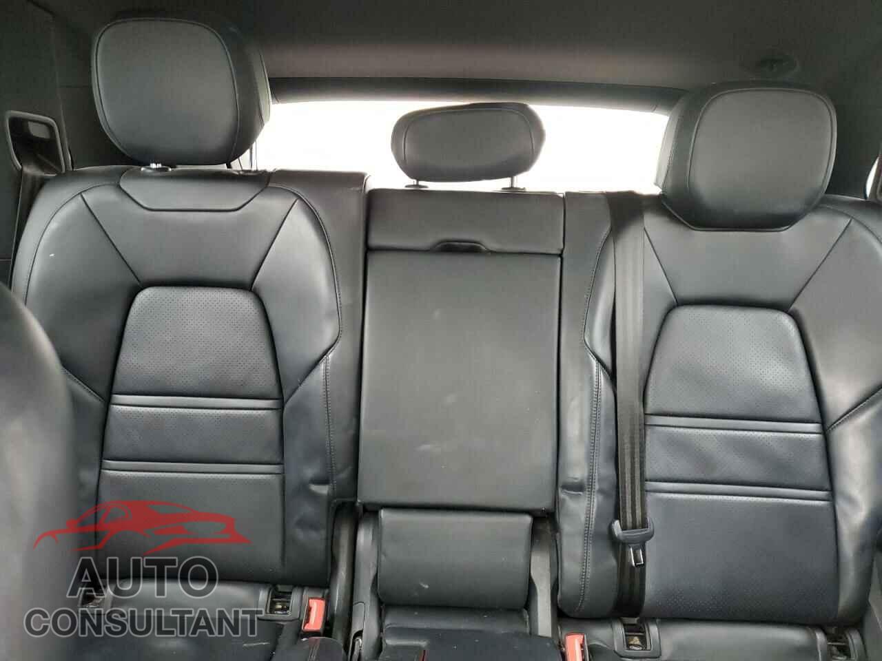 PORSCHE CAYENNE 2019 - WP1AA2AY5KDA17002