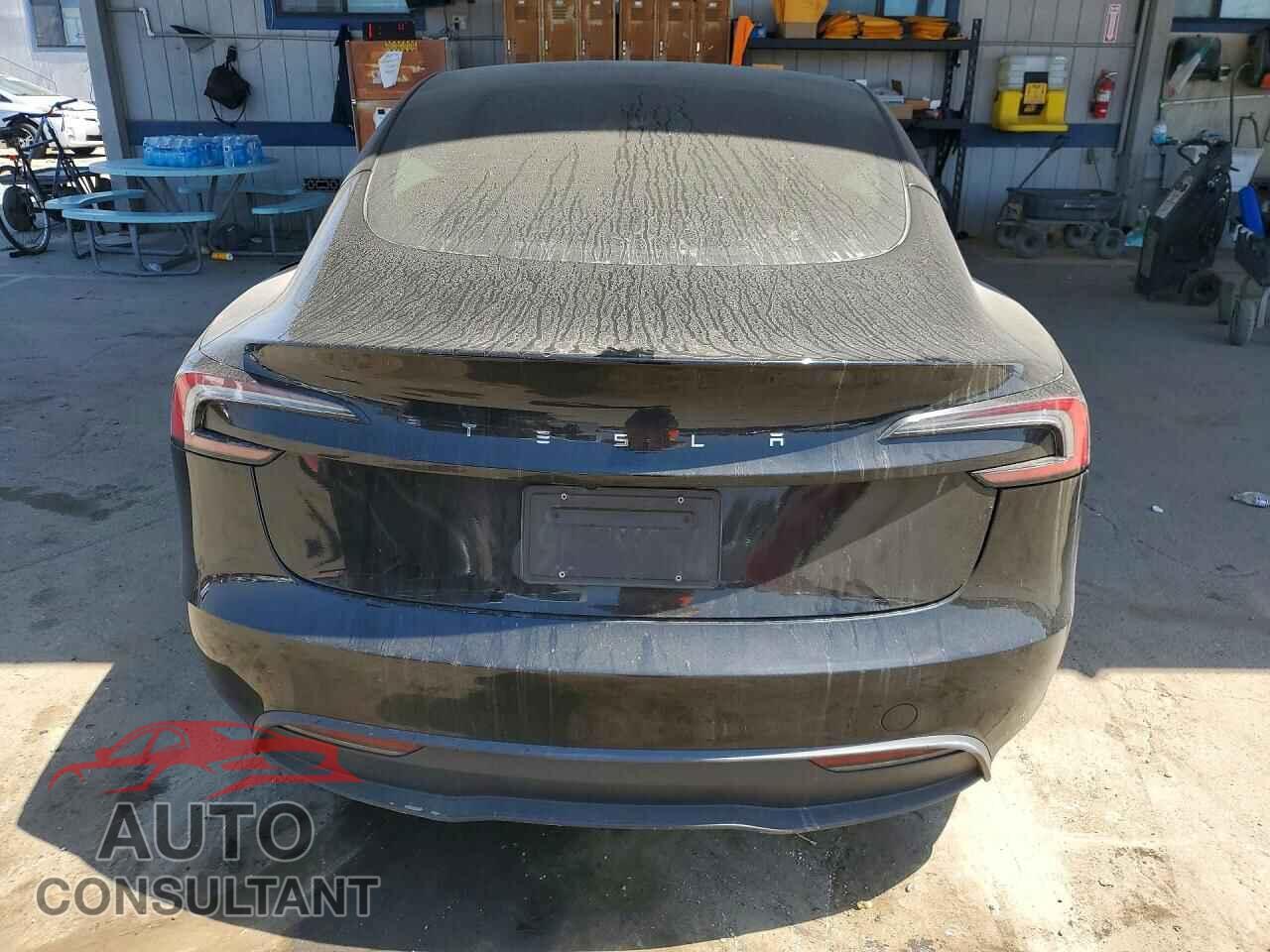 TESLA MODEL 3 2024 - 5YJ3E1EA8RF746121