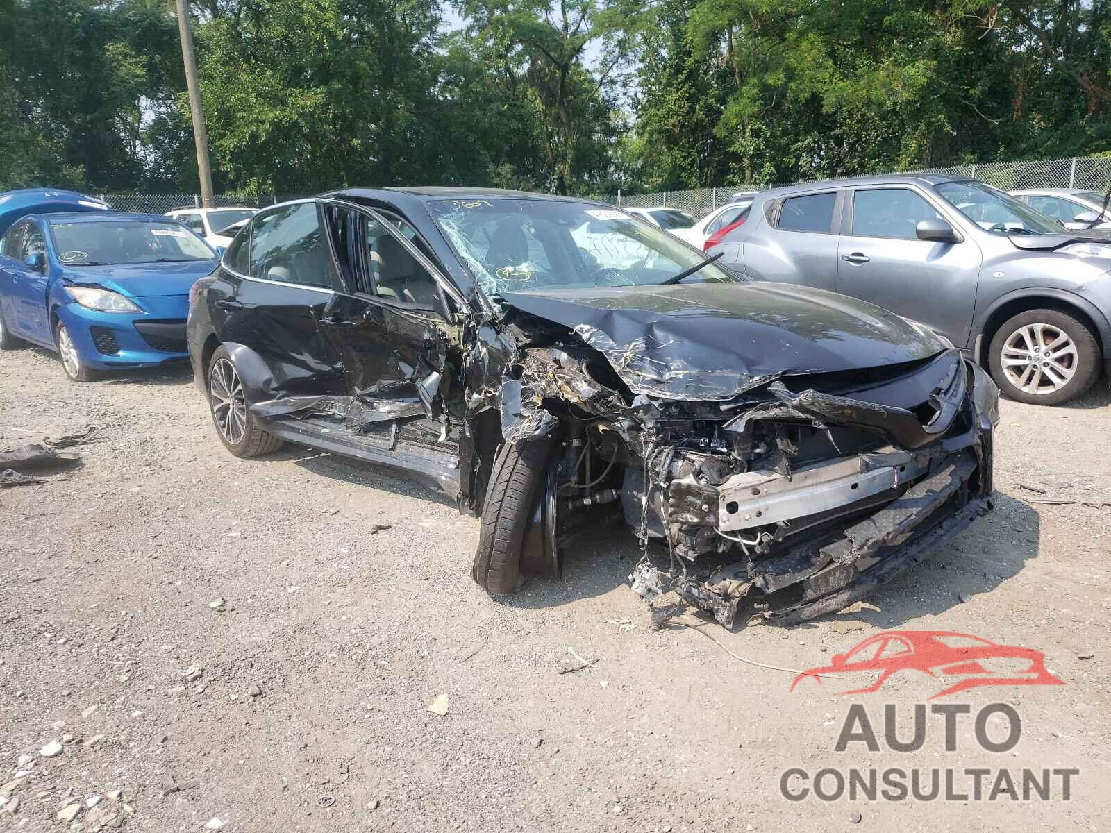 TOYOTA CAMRY 2018 - 4T1B11HK2JU074592
