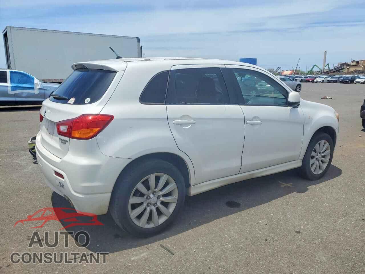 MITSUBISHI OUTLANDER 2011 - JA4AP4AUXBZ007734