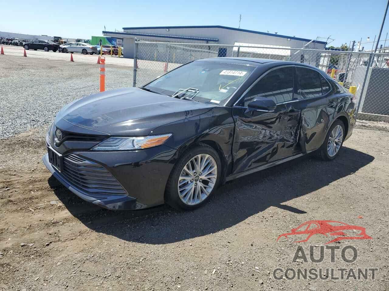 TOYOTA CAMRY 2018 - 4T1B11HK4JU050990