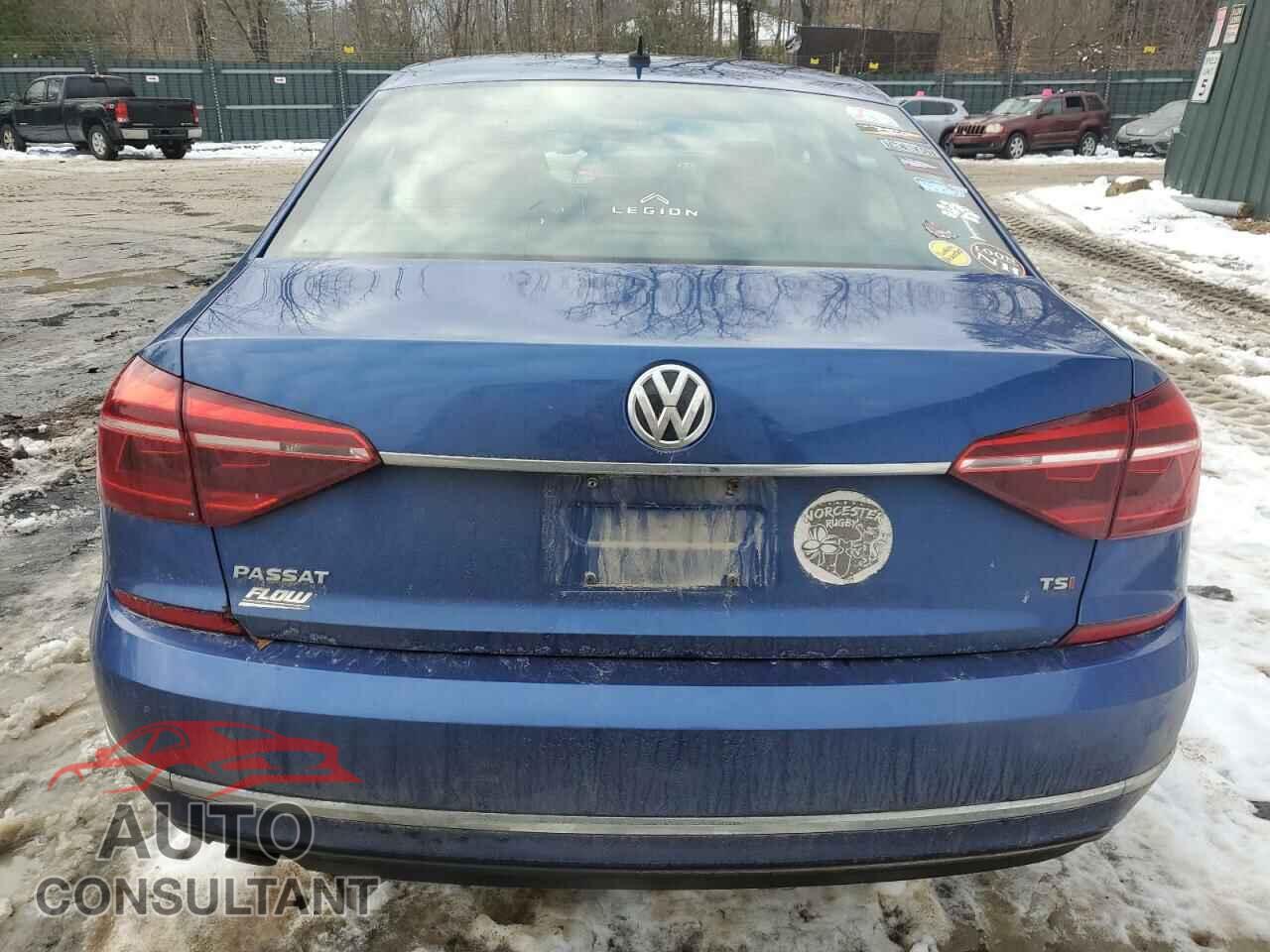 VOLKSWAGEN PASSAT 2017 - 1VWAT7A38HC002244