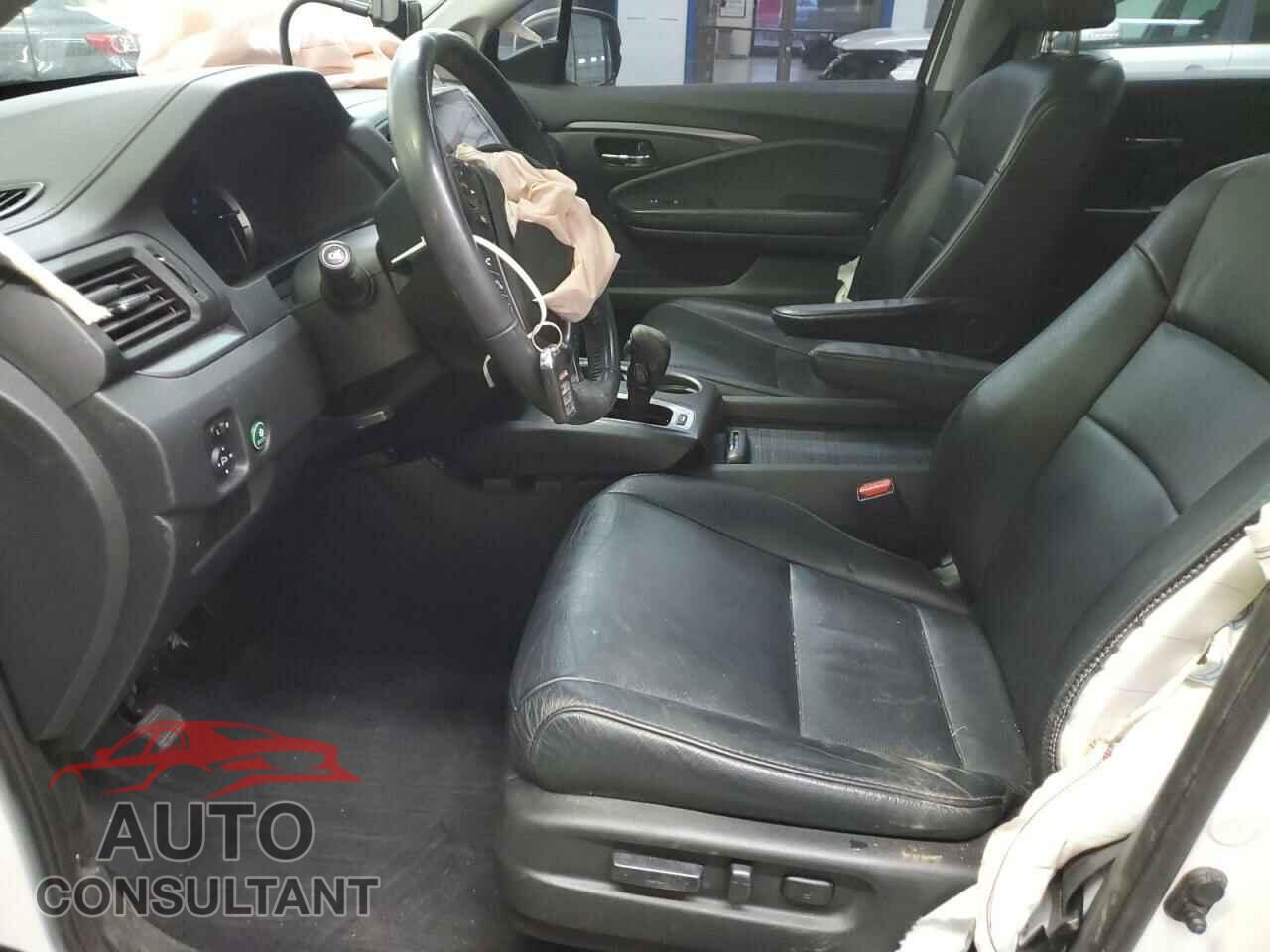 HONDA PILOT 2017 - 5FNYF6H52HB049864