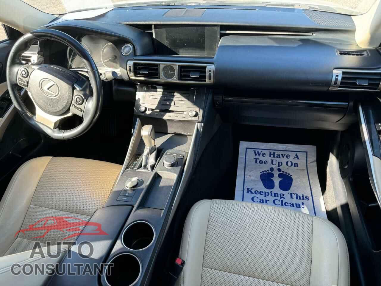 LEXUS IS 2016 - JTHBA1D2XG5001241