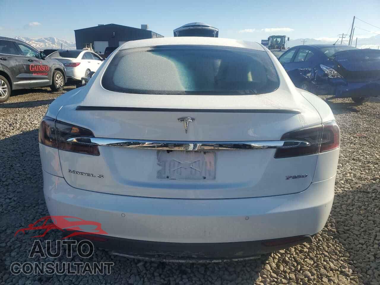 TESLA MODEL S 2015 - 5YJSA1E43FF104516