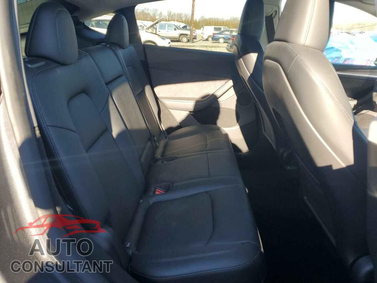 TESLA MODEL Y 2023 - 7SAYGDEE2PA135972