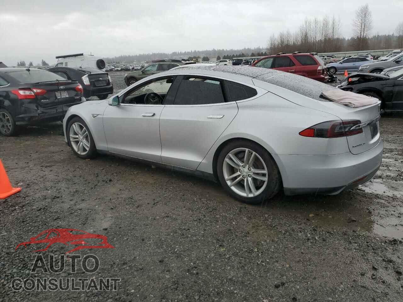 TESLA MODEL S 2013 - 5YJSA1DN9DFP27145