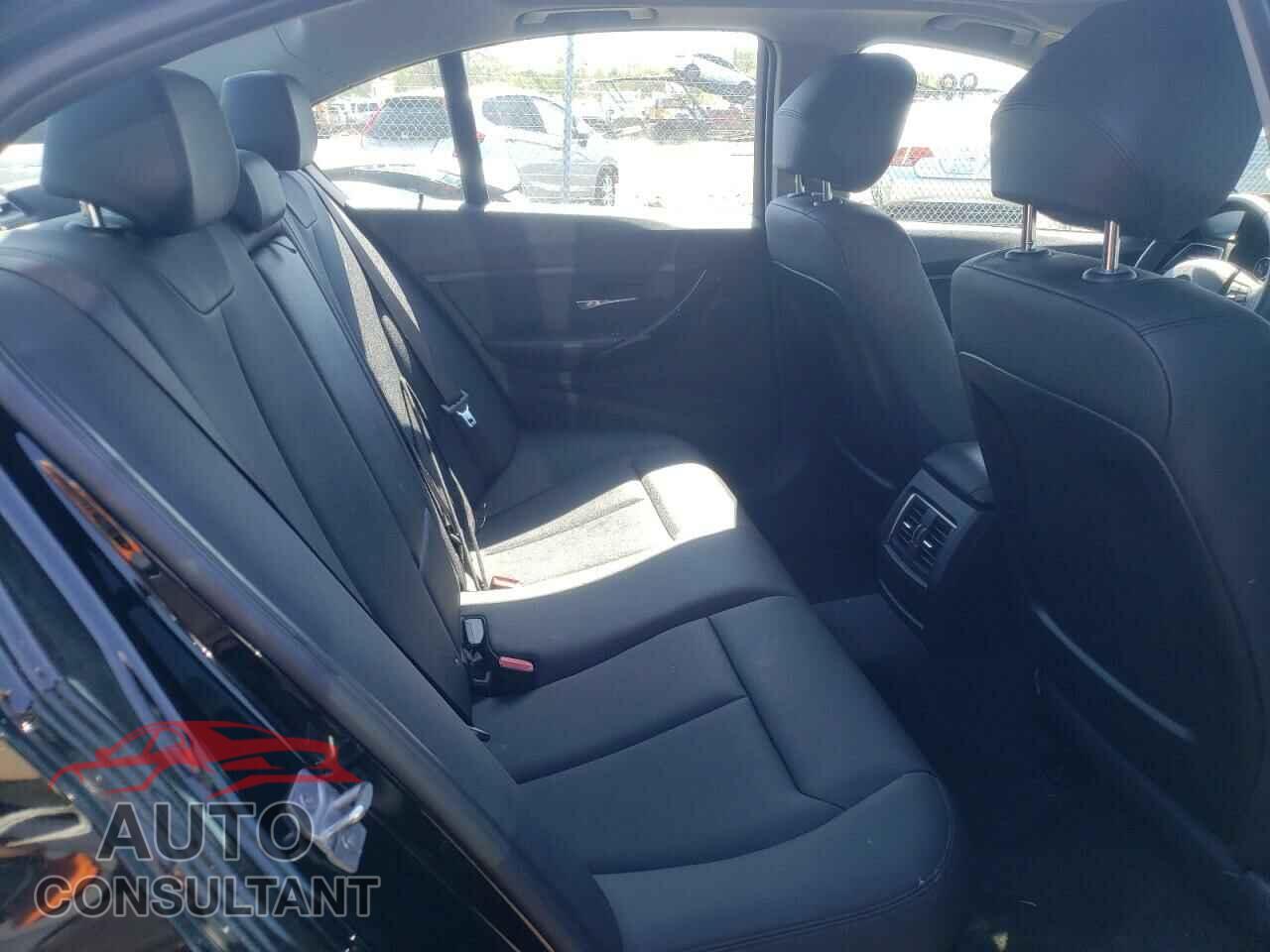 BMW 3 SERIES 2017 - WBA8A3C31HK692953