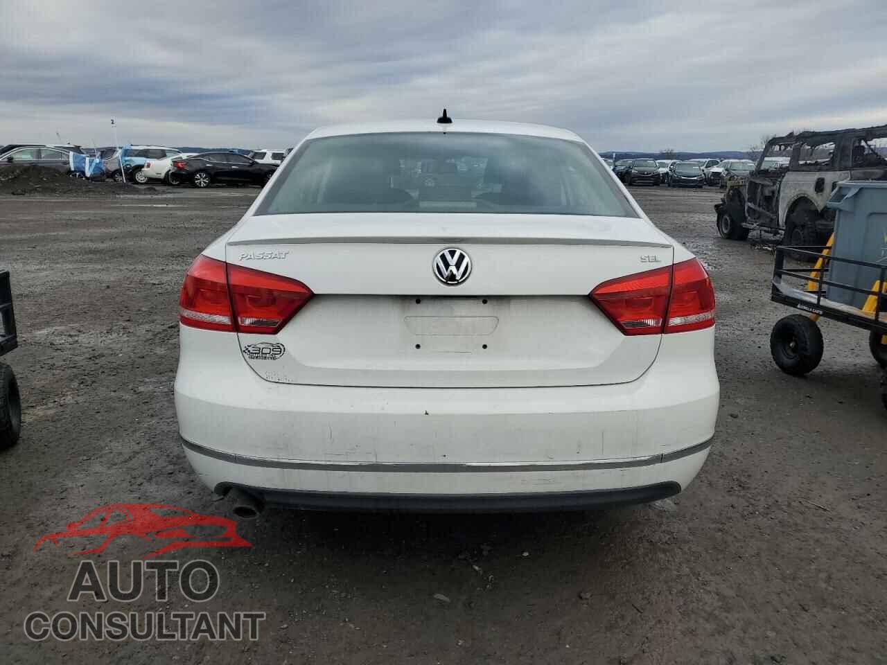 VOLKSWAGEN PASSAT 2012 - 1VWCP7A32CC024892