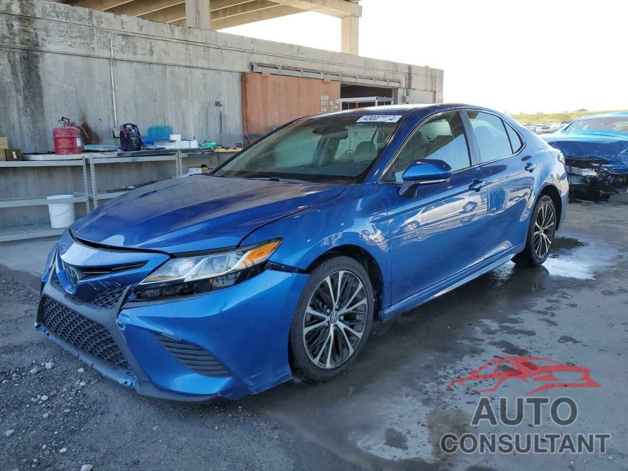 TOYOTA CAMRY 2018 - 4T1B11HK4JU150295