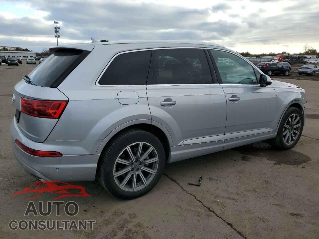 AUDI Q7 2019 - WA1LHAF74KD019057