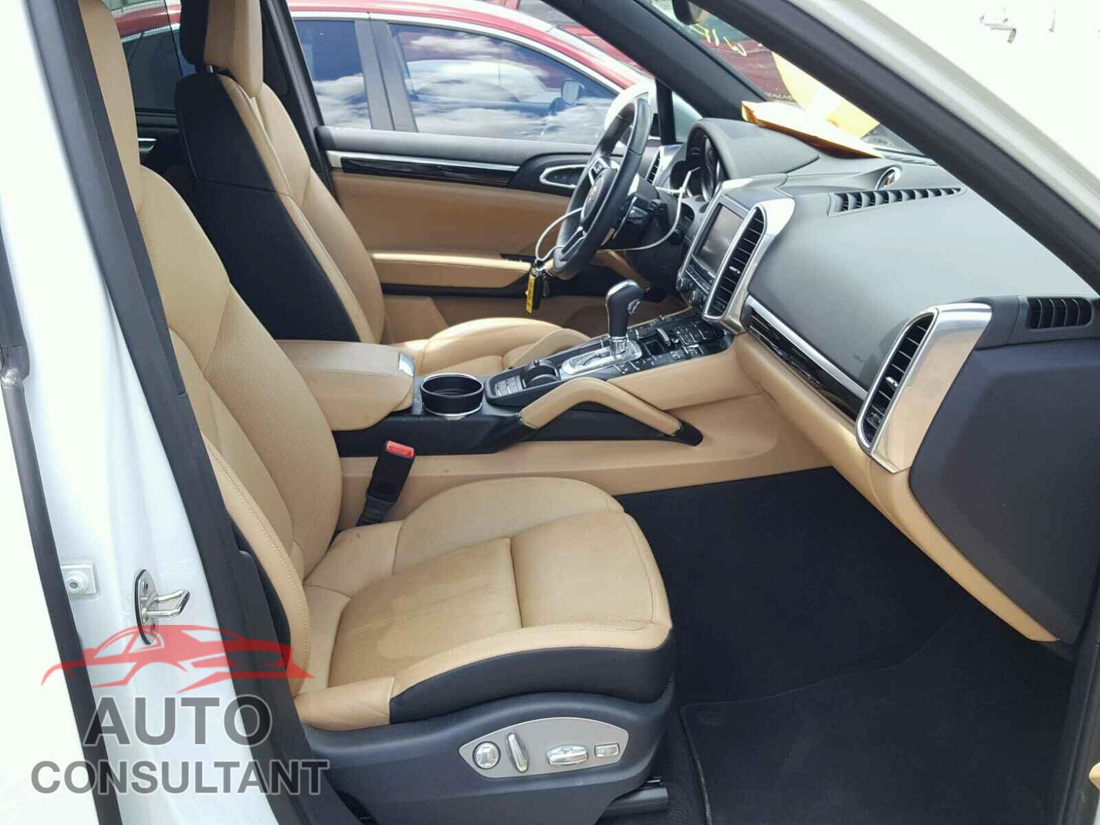PORSCHE CAYENNE 2016 - WP1AA2A25GLA03982