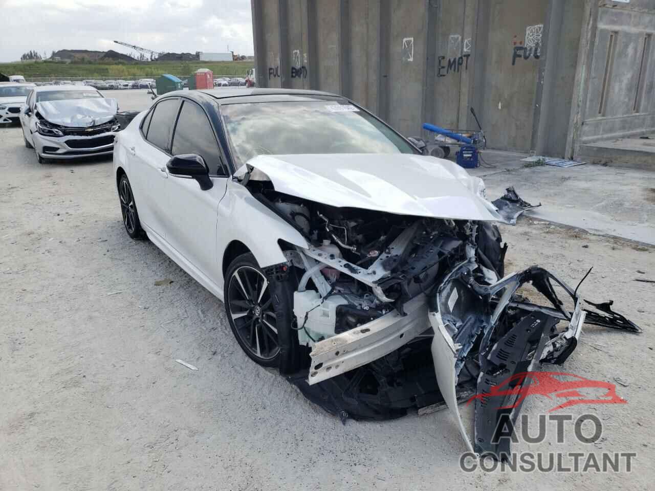 TOYOTA CAMRY 2018 - 4T1B61HKXJU141120
