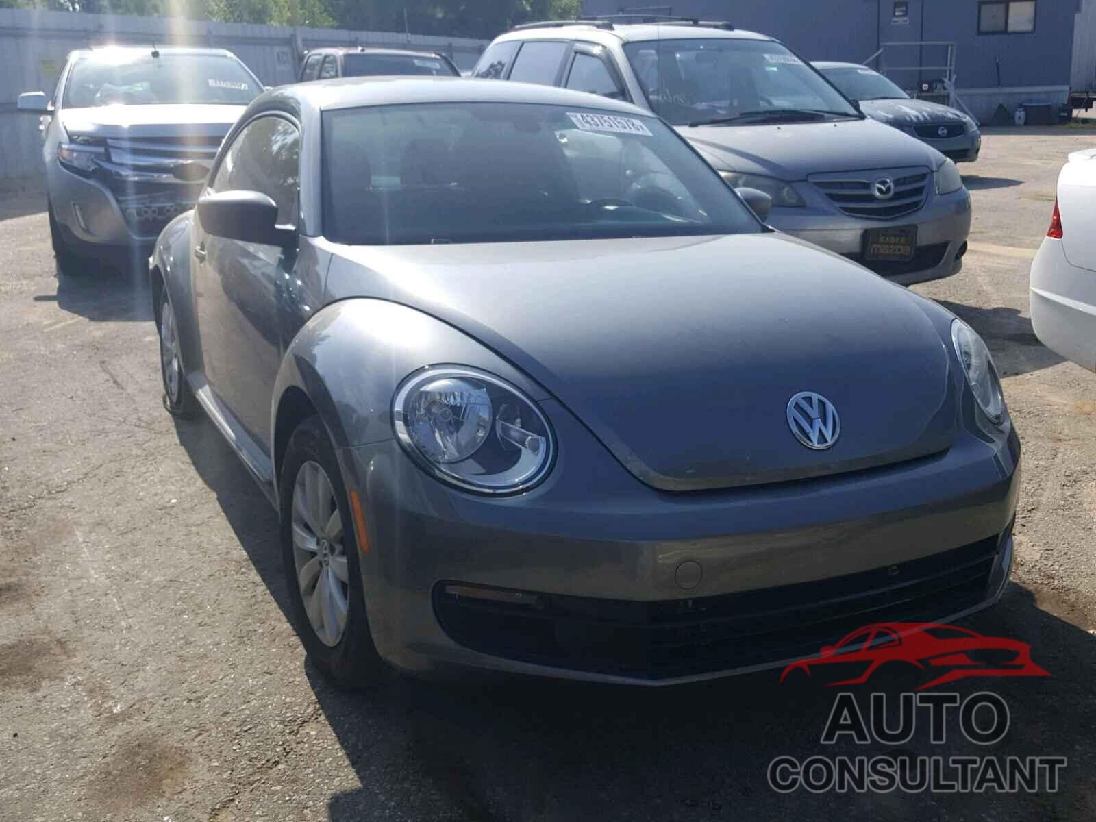 VOLKSWAGEN BEETLE 2016 - 3VWF07AT7GM614625