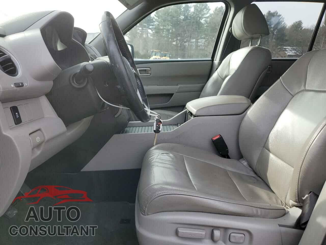 HONDA PILOT 2015 - 5FNYF4H56FB034527