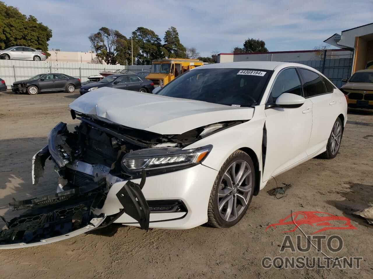 HONDA ACCORD 2018 - 1HGCV1F33JA080686