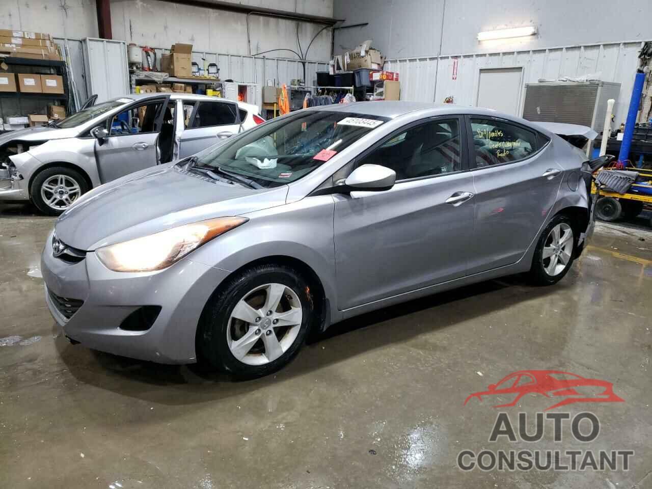 HYUNDAI ELANTRA 2013 - KMHDH4AE8DU742104