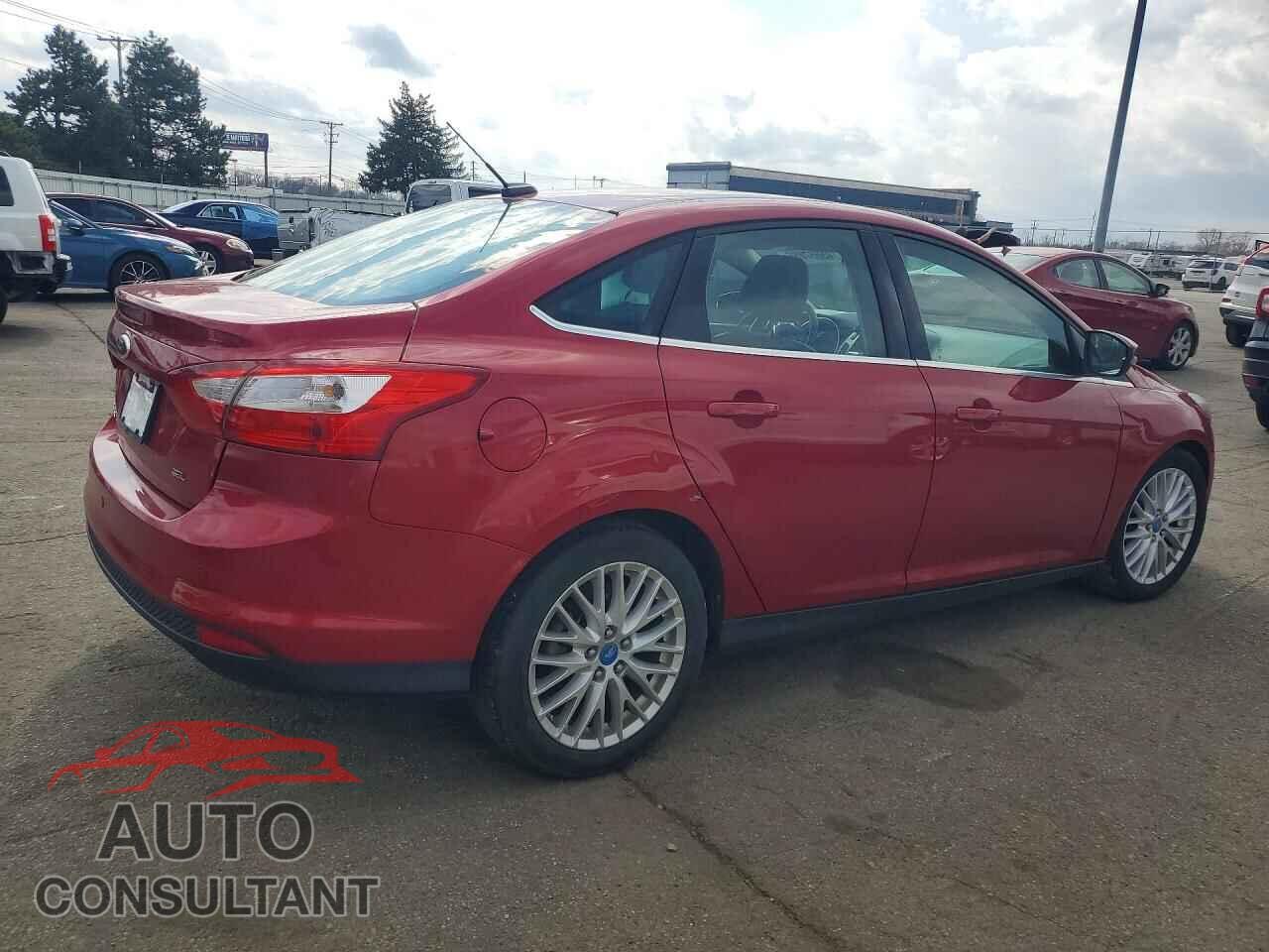 FORD FOCUS 2012 - 1FAHP3H24CL256527
