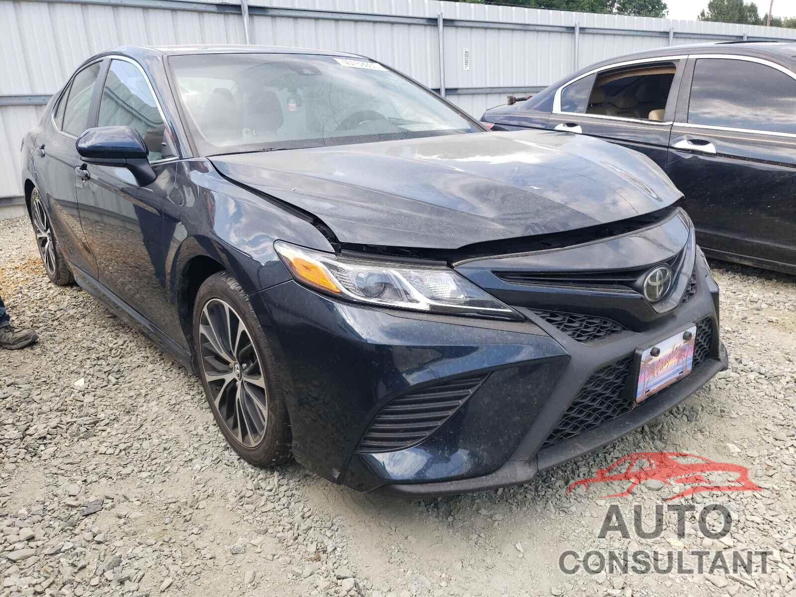 TOYOTA CAMRY 2018 - 4T1B11HK4JU633169