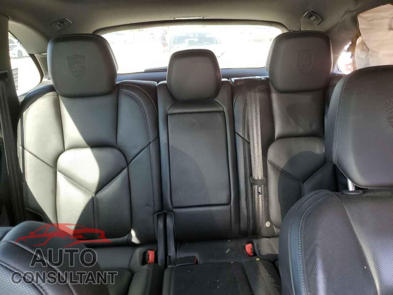 PORSCHE CAYENNE 2017 - WP1AA2A21HKA87810