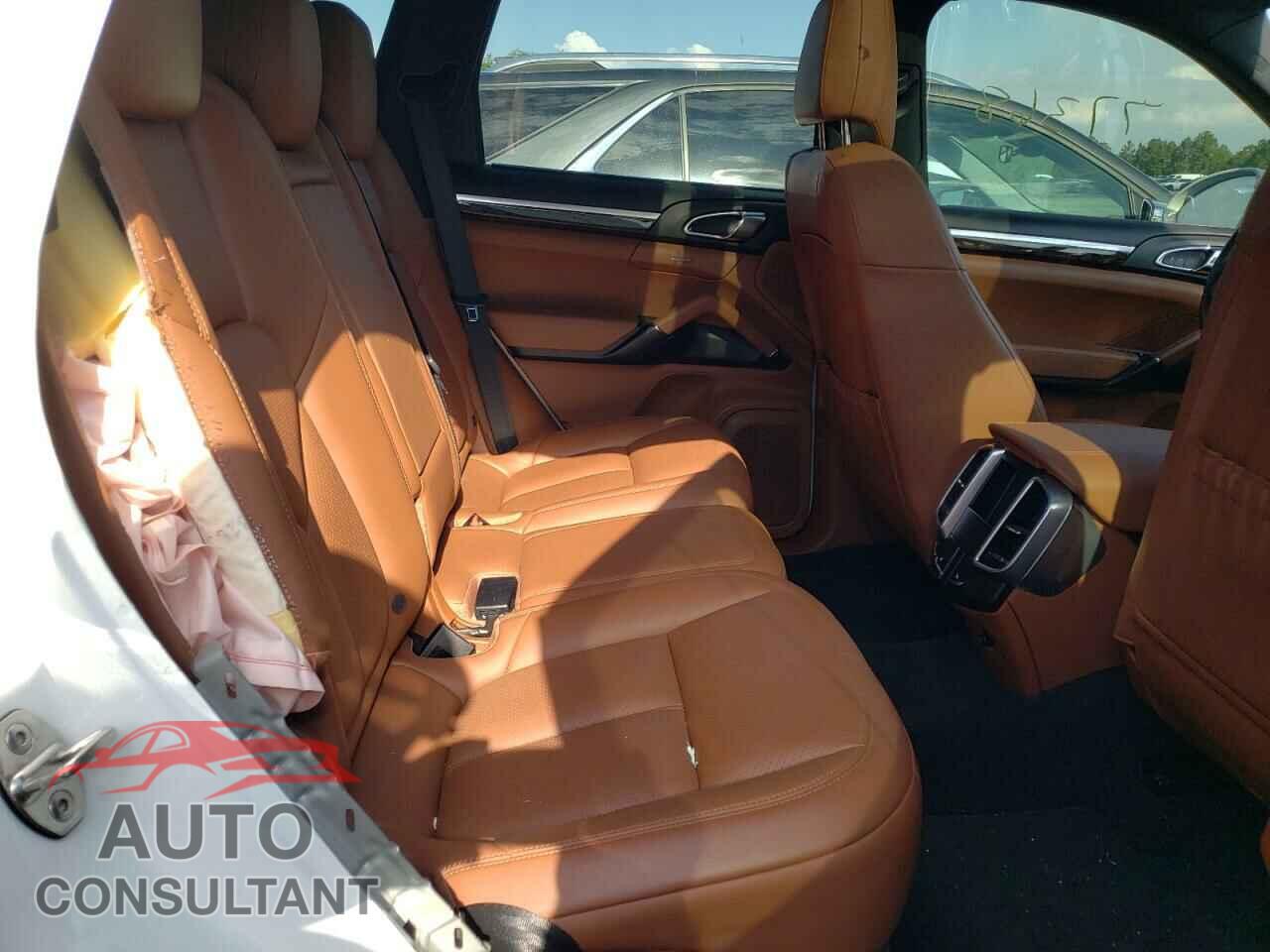 PORSCHE CAYENNE 2016 - WP1AB2A2XGLA94518