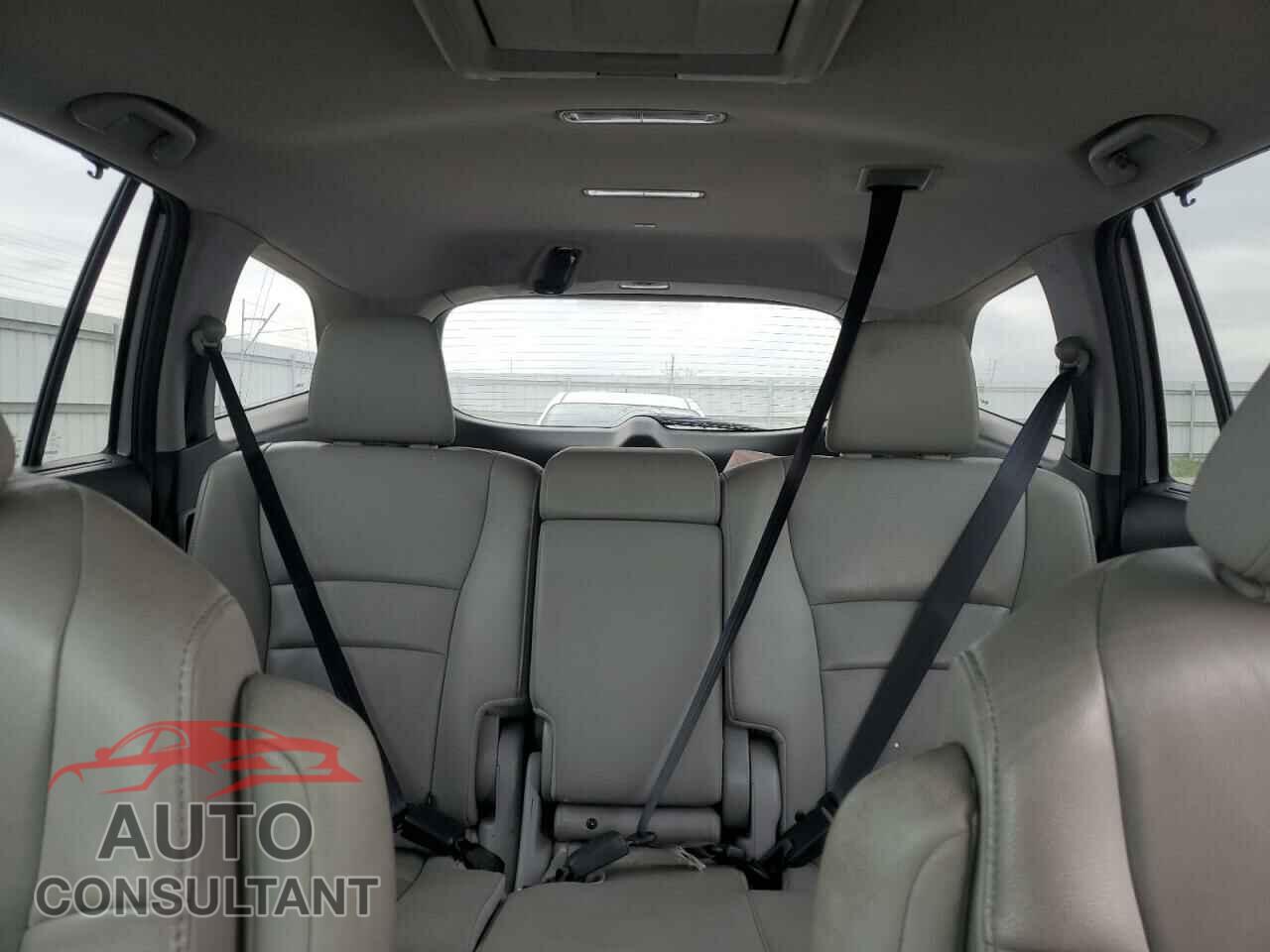 HONDA PILOT 2016 - 5FNYF5H80GB048778