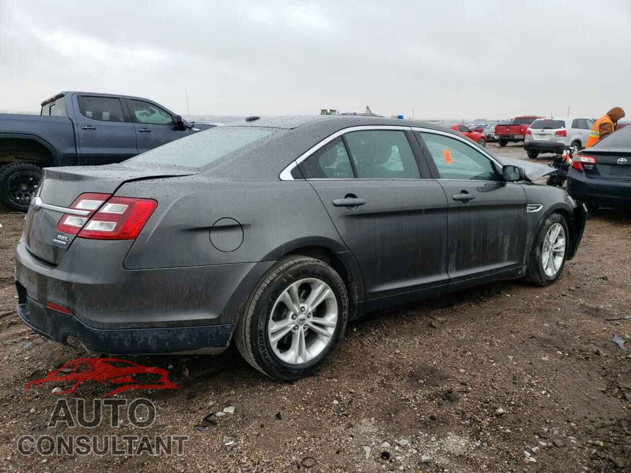 FORD TAURUS 2018 - 1FAHP2E82JG111950