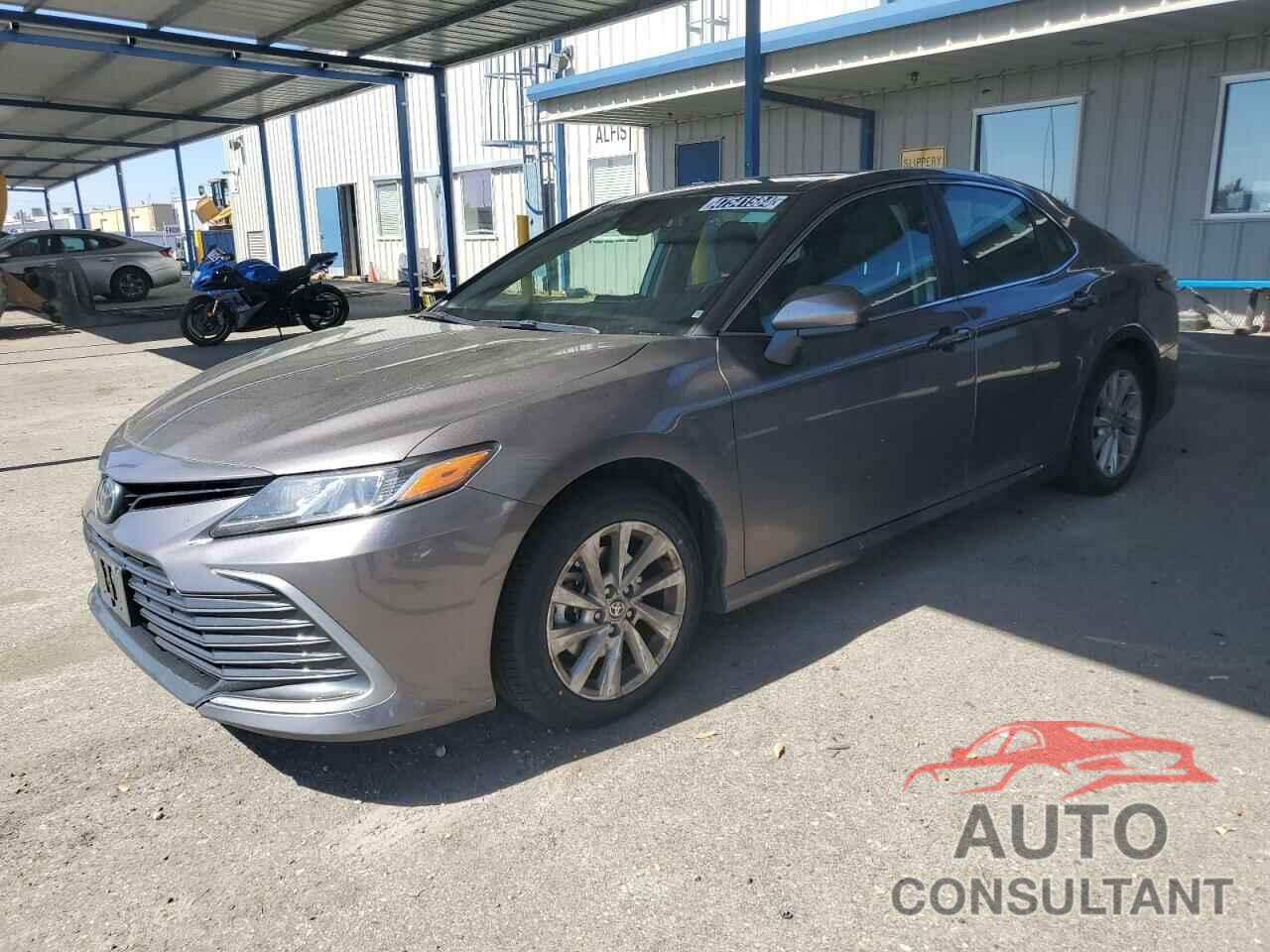 TOYOTA CAMRY 2022 - 4T1C11AK2NU646670