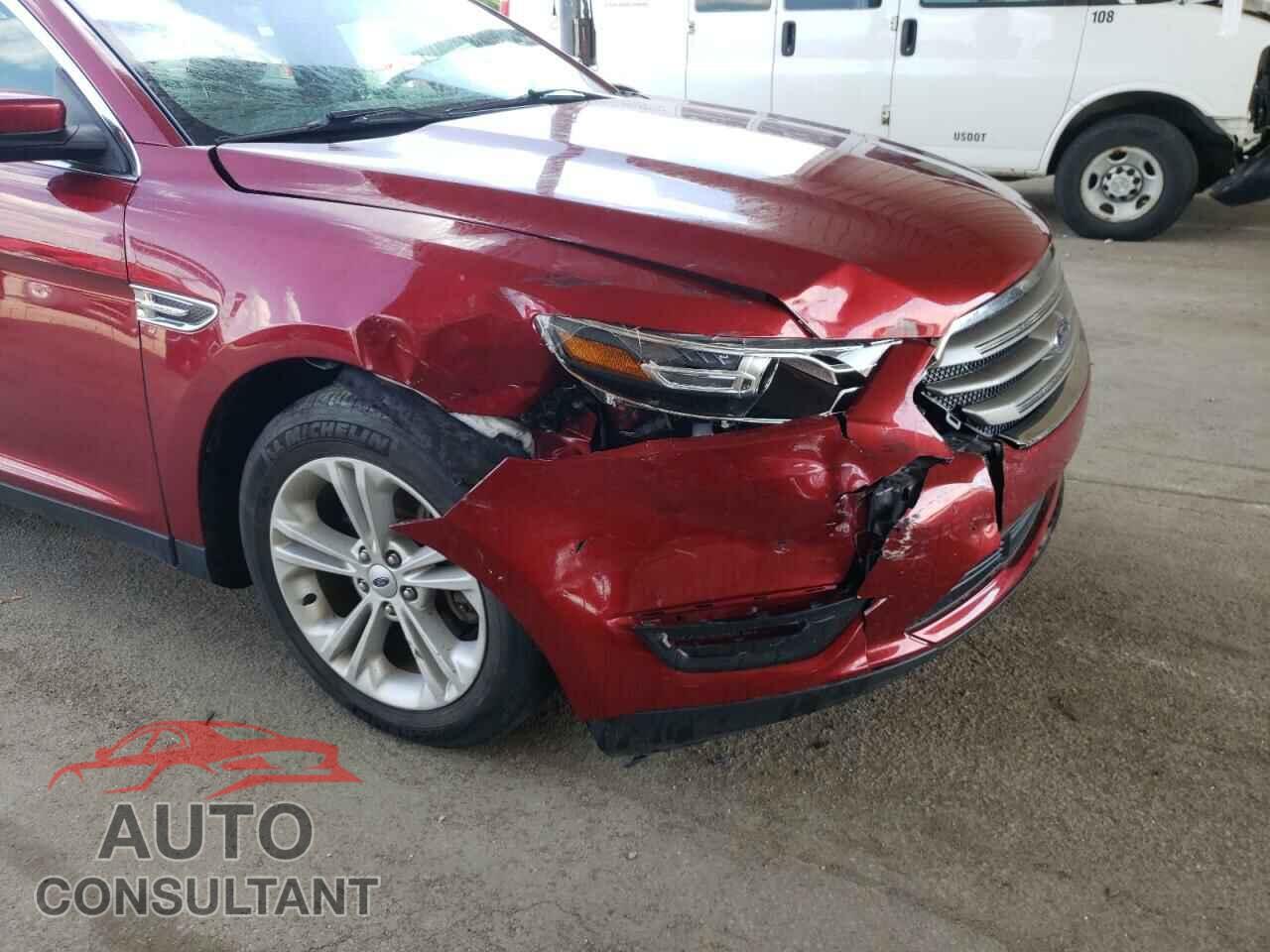 FORD TAURUS 2018 - 1FAHP2E84JG111657