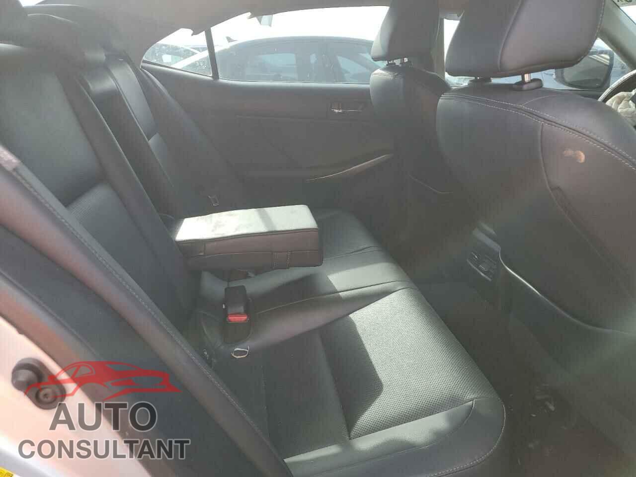 LEXUS IS 2015 - JTHBF1D22F5055603