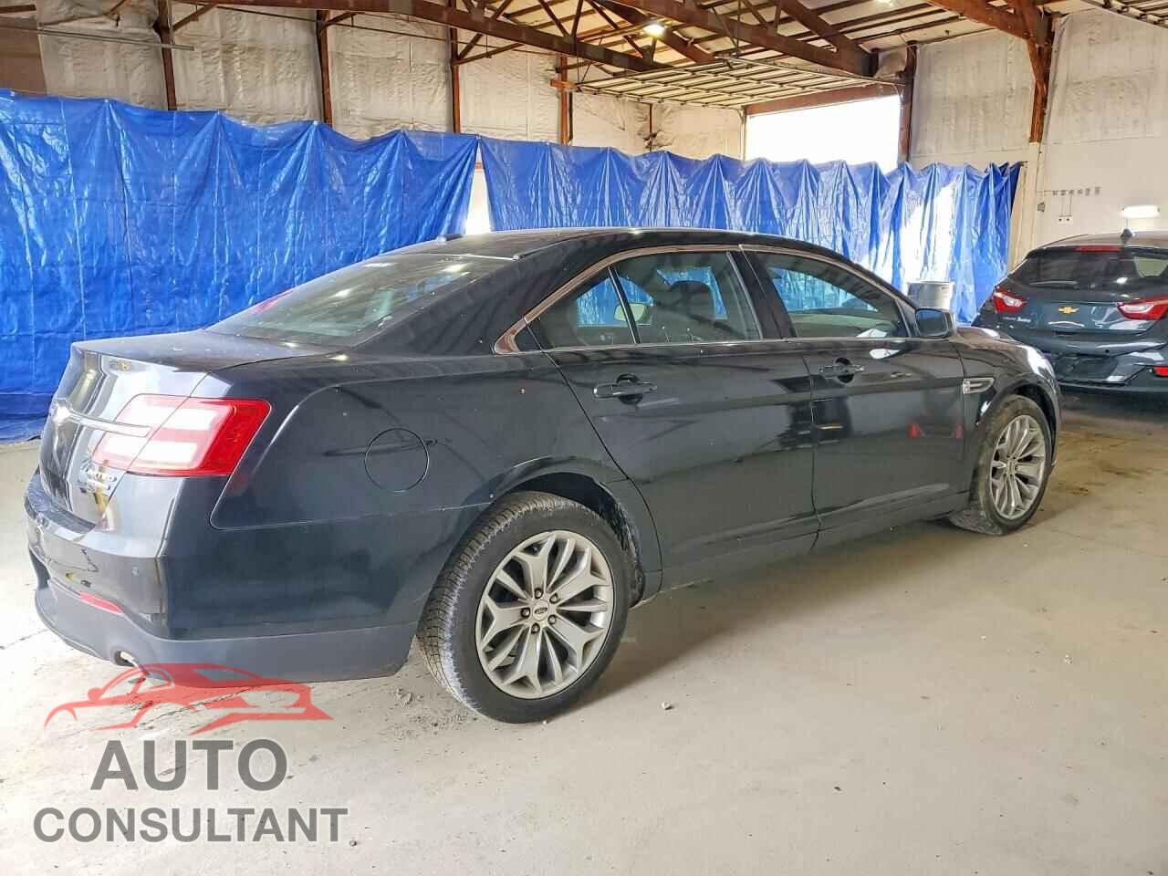 FORD TAURUS 2018 - 1FAHP2F86JG110623