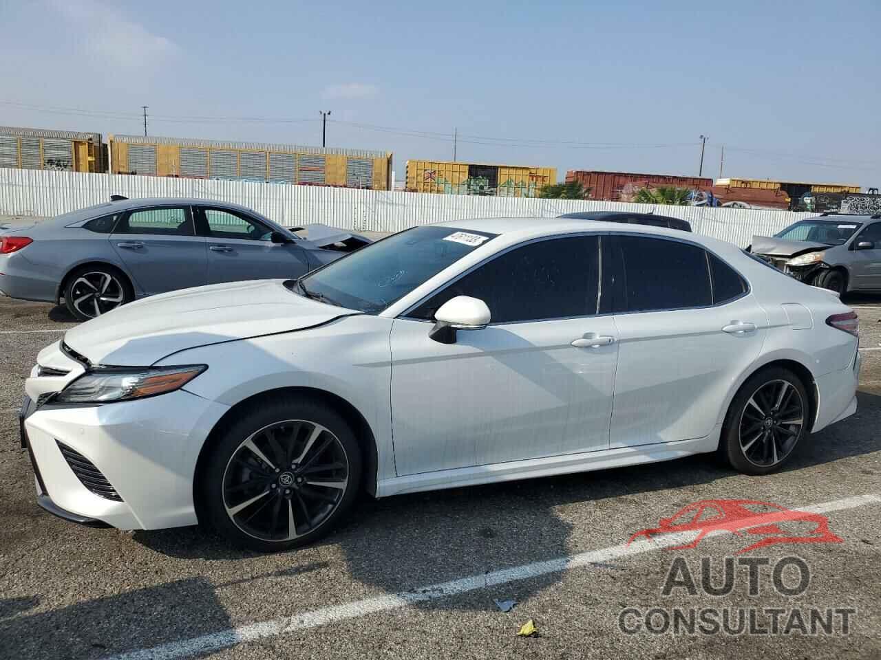 TOYOTA CAMRY 2018 - 4T1B61HK5JU053088