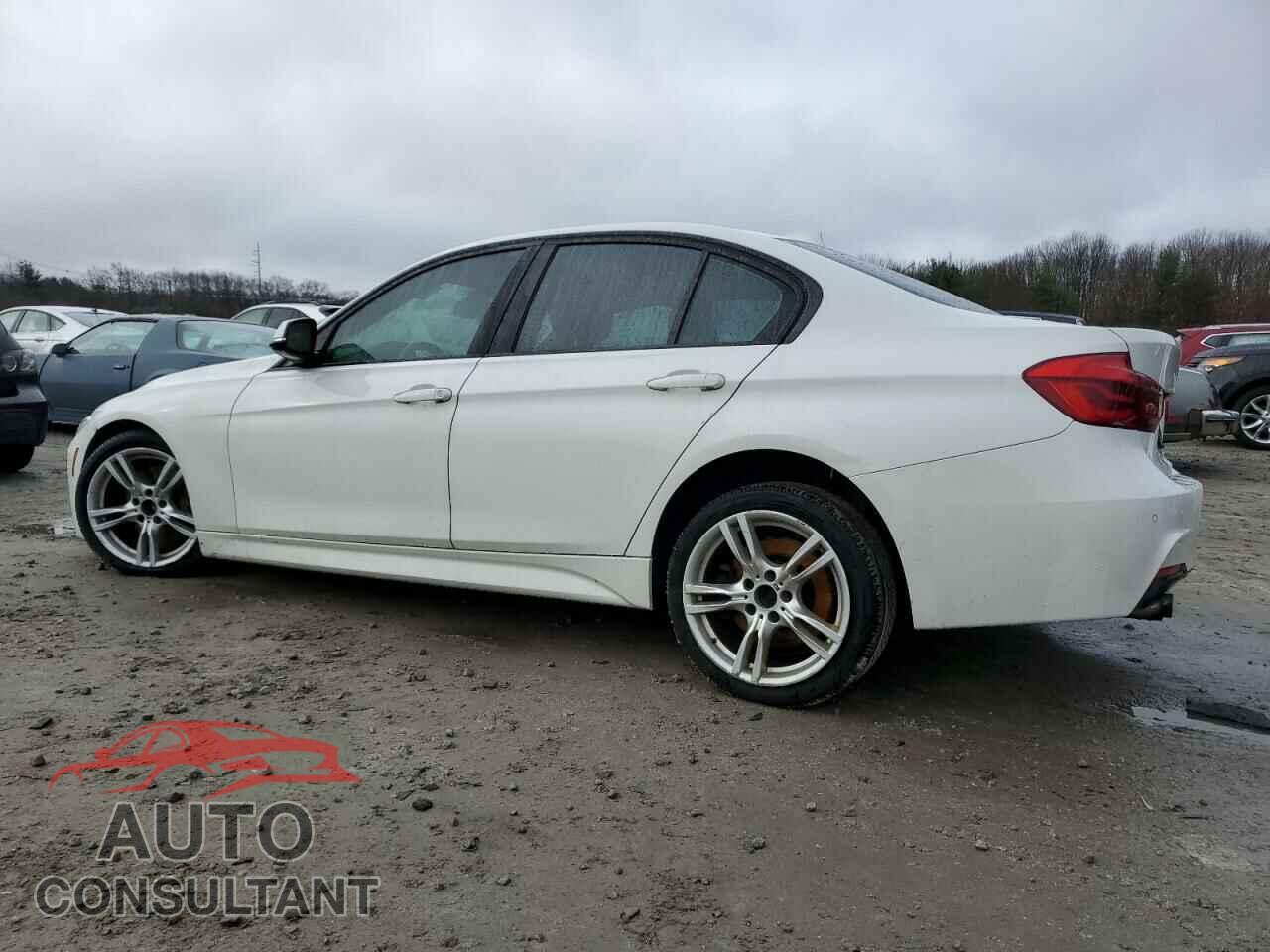 BMW 3 SERIES 2016 - WBA8E3G55GNU03019