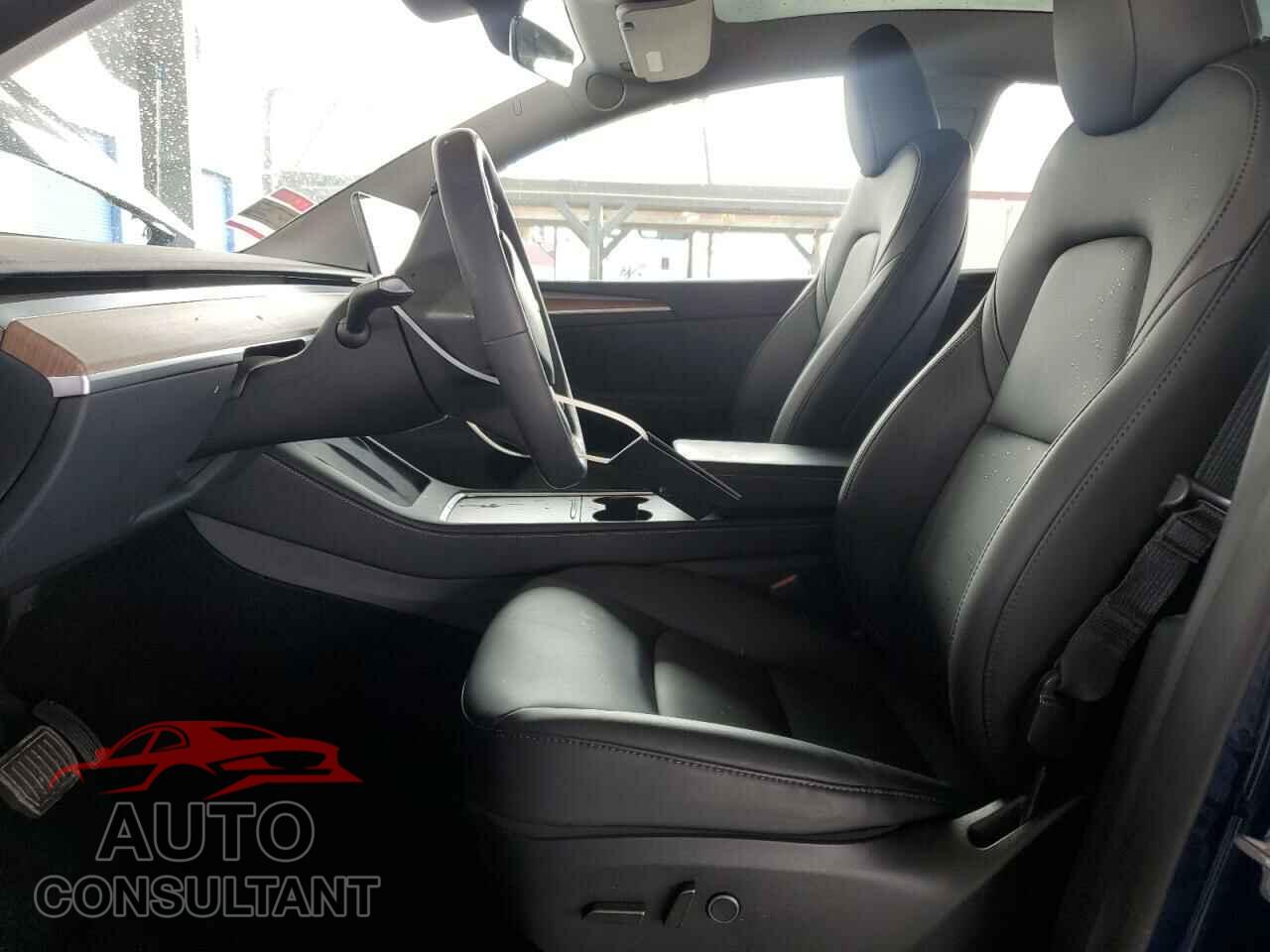 TESLA MODEL Y 2024 - 7SAYGDEE6RF025366