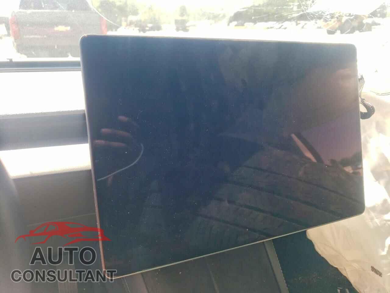 TESLA MODEL 3 2024 - 5YJ3E1EB3RF811031