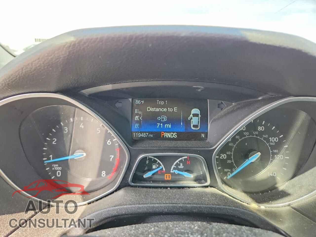 FORD FOCUS 2017 - 1FADP3J23HL264778