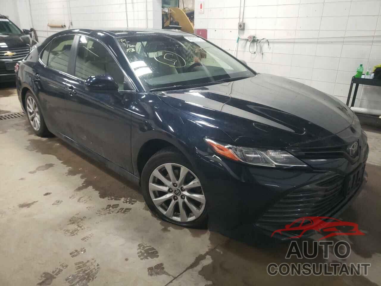 TOYOTA CAMRY 2018 - JTNB11HK1J3017581