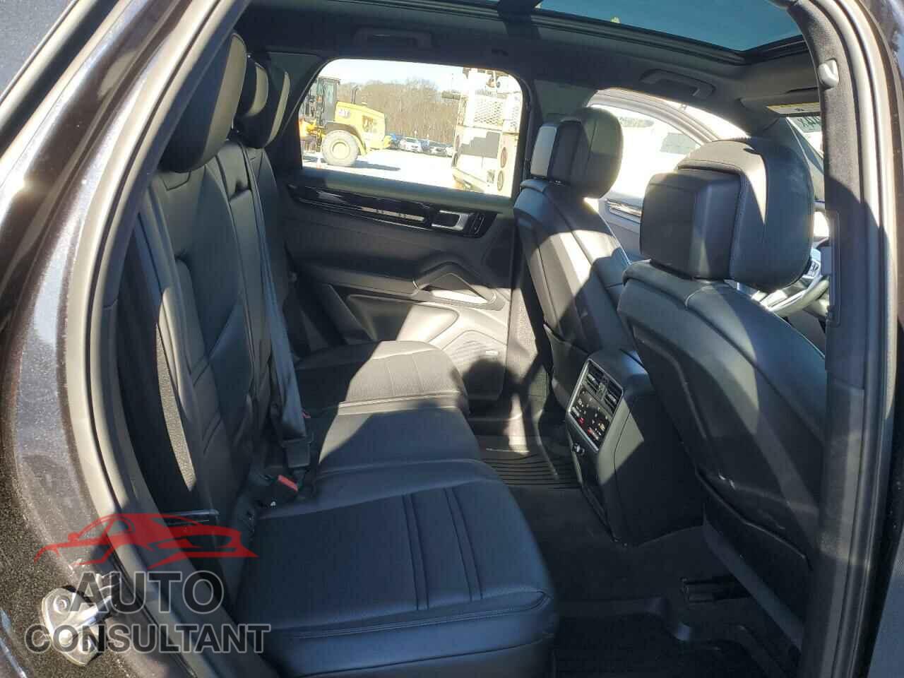 PORSCHE CAYENNE 2019 - WP1AA2AY7KDA09659