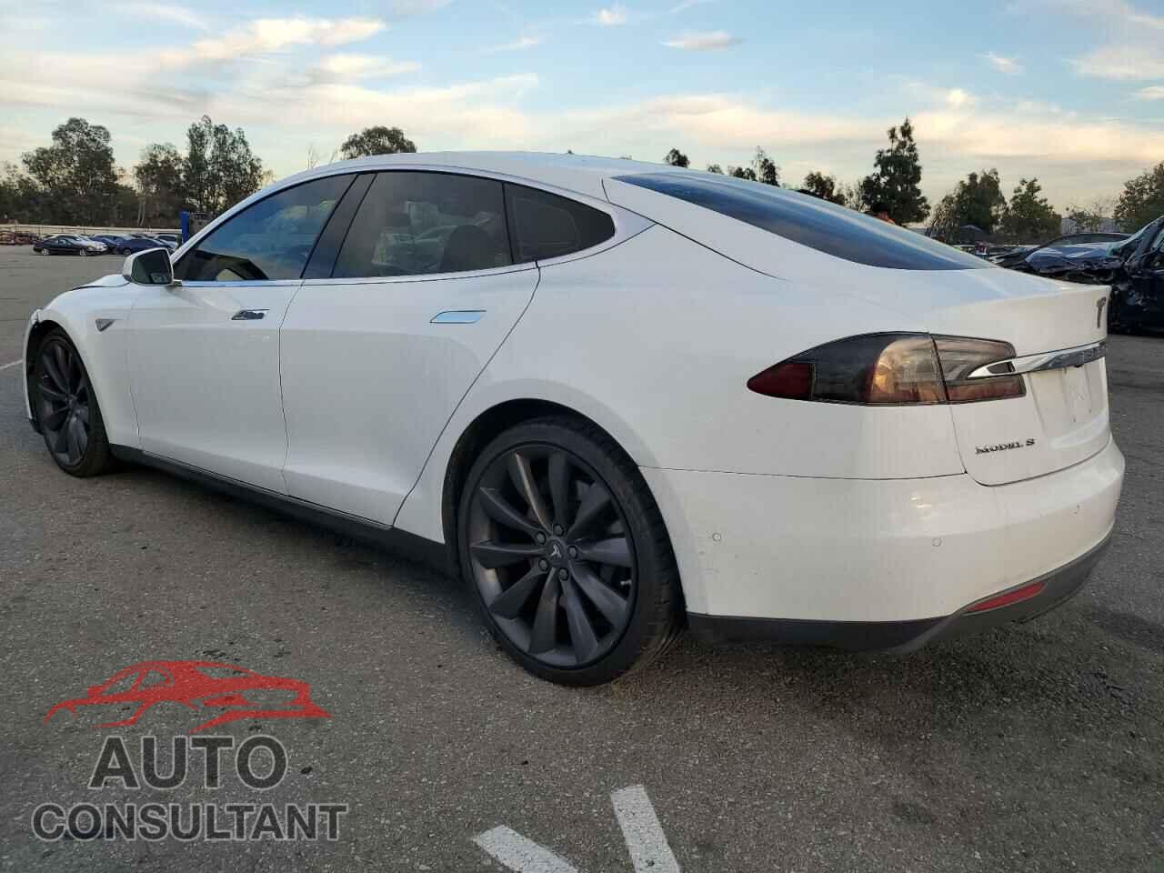 TESLA MODEL S 2016 - 5YJSA1E2XGF122852