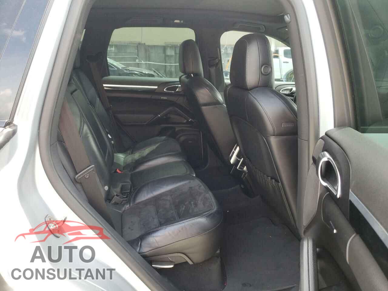 PORSCHE CAYENNE 2017 - WP1AA2A28HKA84516