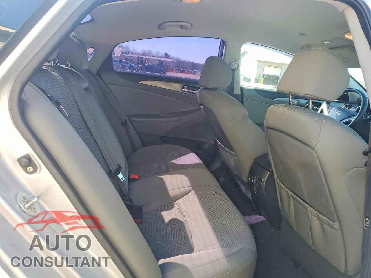 HYUNDAI SONATA 2011 - KMHEC4A45BA004155