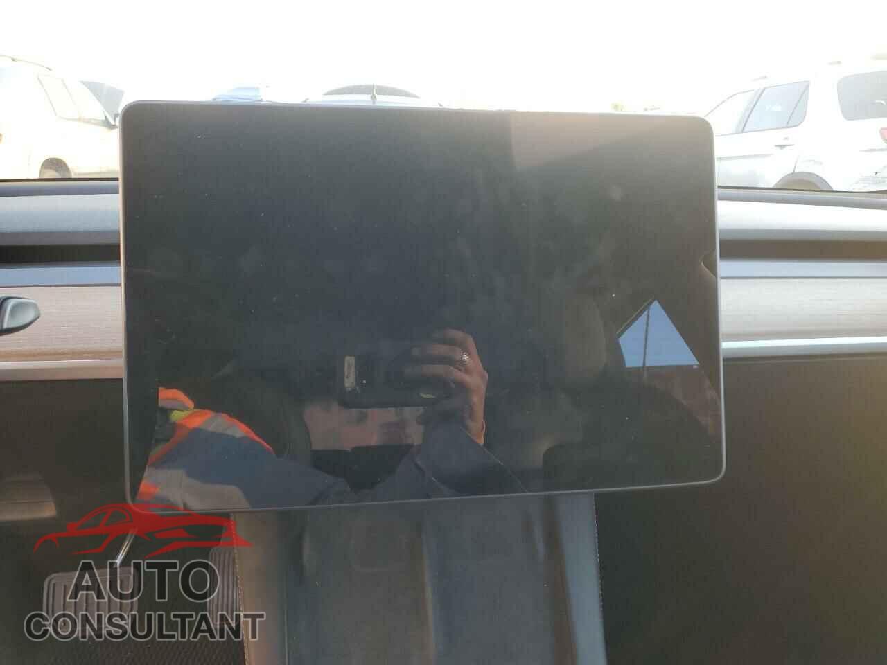 TESLA MODEL 3 2021 - 5YJ3E1EA4MF996612