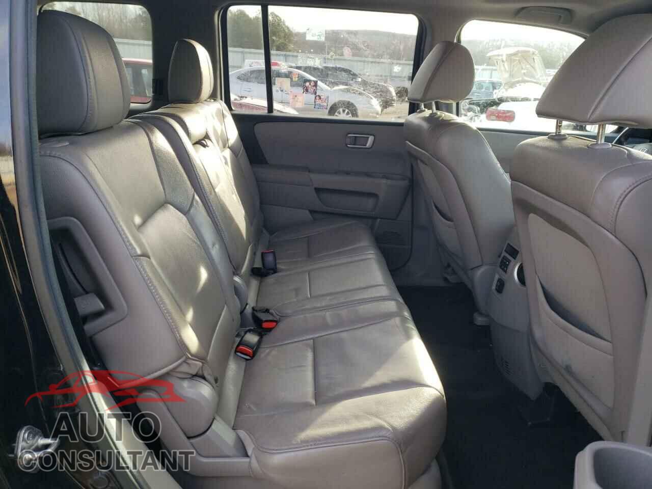 HONDA PILOT 2012 - 5FNYF4H52CB070291