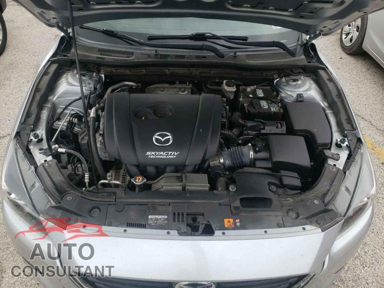 MAZDA 3 2018 - 3MZBN1V30JM199288