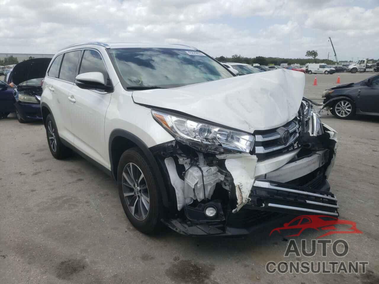 TOYOTA HIGHLANDER 2019 - 5TDKZRFH0KS564294