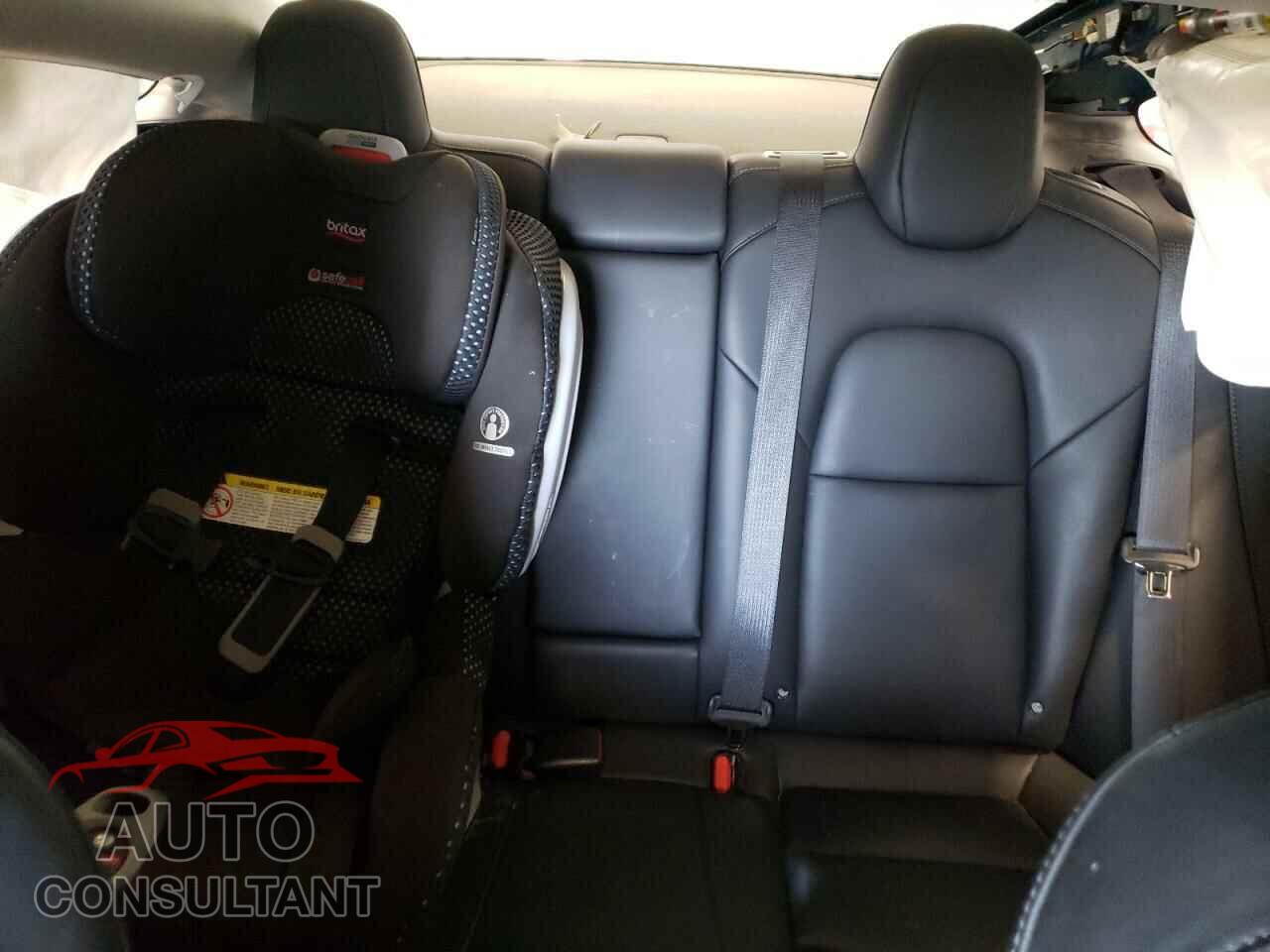 TESLA MODEL 3 2018 - 5YJ3E1EB2JF150984